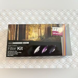 Vivitar 77mm Multi coated 3 piece filter kit VIVFK377